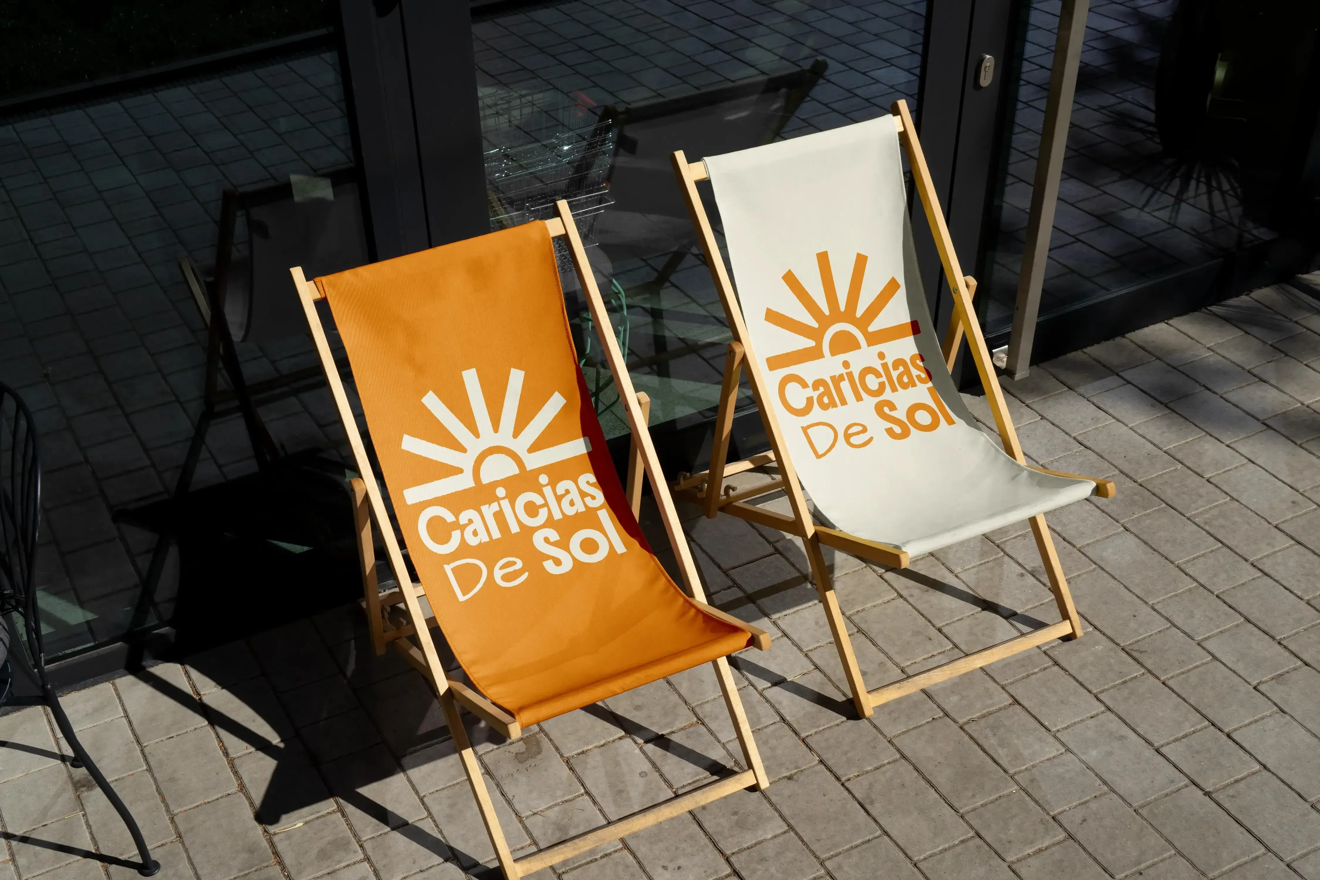 Portada de Caricia de Sol, La union perfecta de Mar y calidez humana.